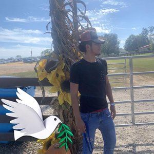 Meet your Posher, Jovani